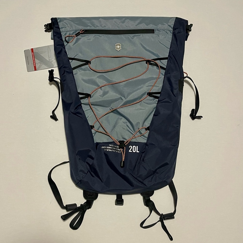 Victorinox Altmont Active Lightweight Laptop Backpack Blue 20L